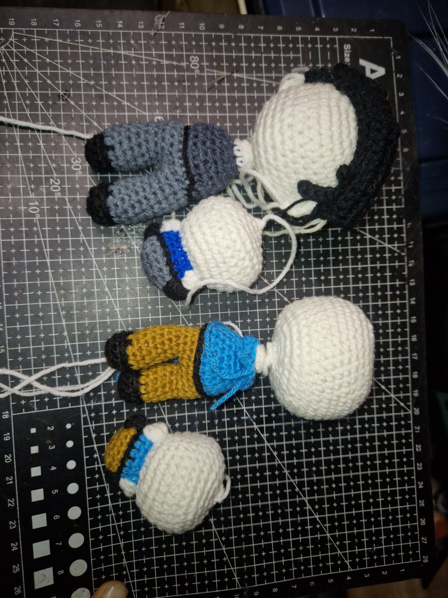 KamonvanC28349's tweet photo. Little pieces coming together! 🎃🧶
Jack and John are forming. 2x12cm & 2x6cm in the making. ✂️
Next stop: USA! ✈️🇺🇸
#Amigurumi #SpookyMonth #SpookyMonthJack #SpookyMonthJohn #CrochetAddict #GiftGapSelection https://t.co/zXvUSsZ1Us