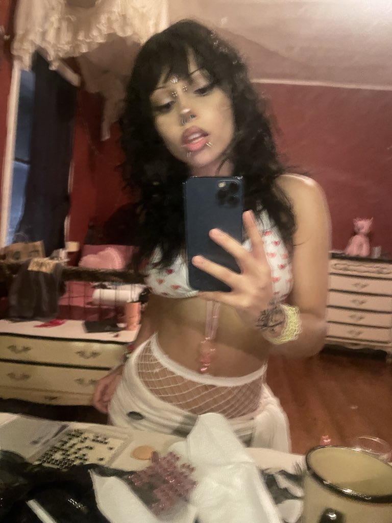 fartzone22's tweet photo. Last nights outfit :pp https://t.co/f2qVGgFNal