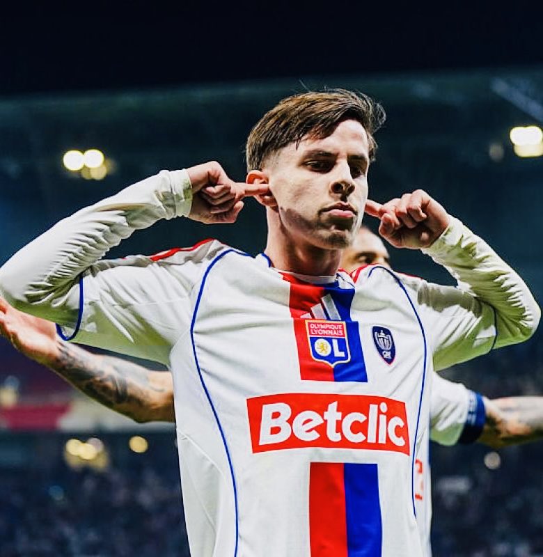 Aly_Mills_'s tweet photo. 😂😂😂 je déconne hein #TeamOL https://t.co/dKmDePyCSU