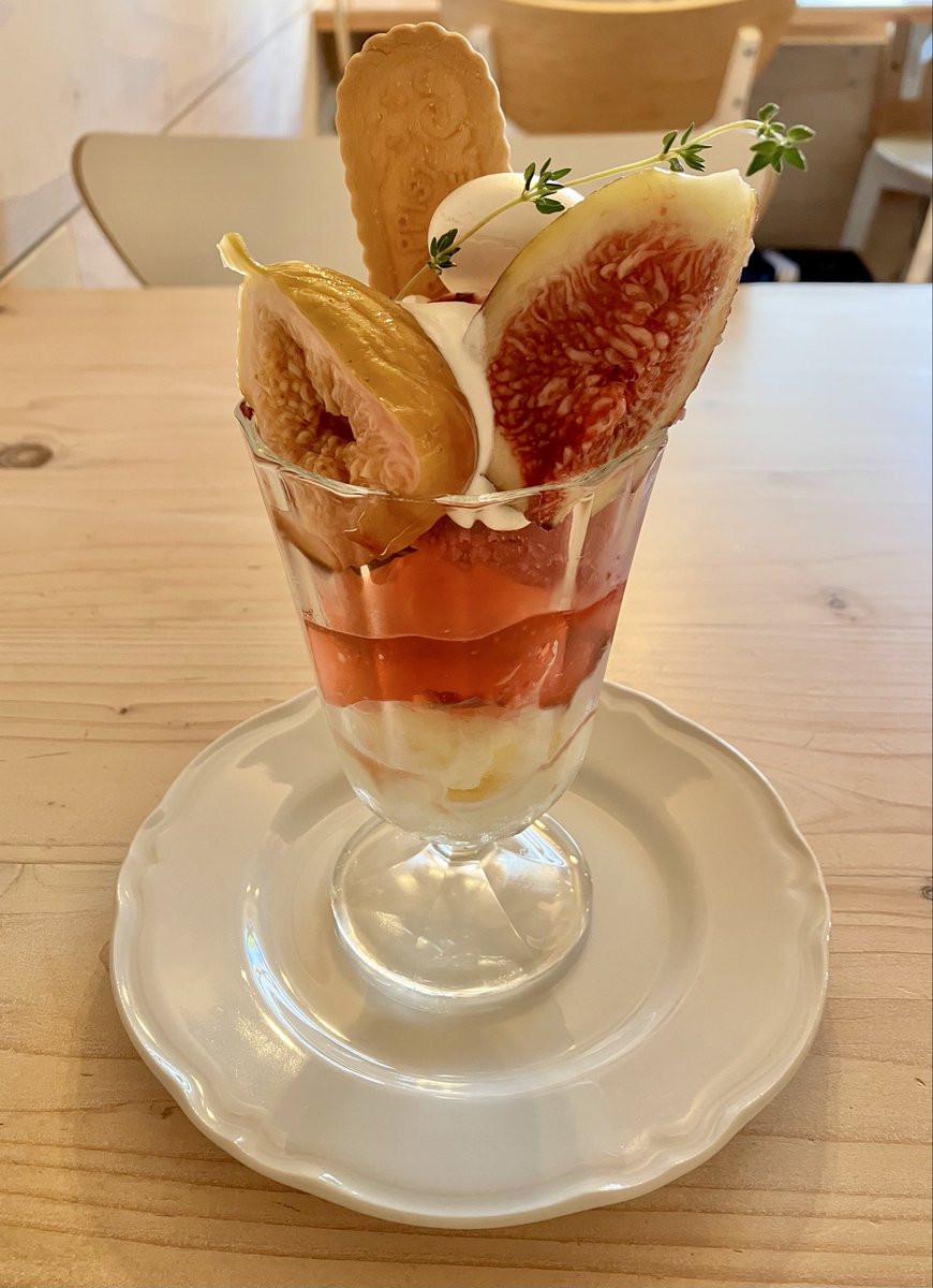 shitieaya's tweet photo. 最近の。マルセイバターケーキの耳、神宮茶屋の朔日餅栗、プルニエさんのいちじくパルフェ、キャンプの焼きとうきび。 https://t.co/6mCPpwiqyv