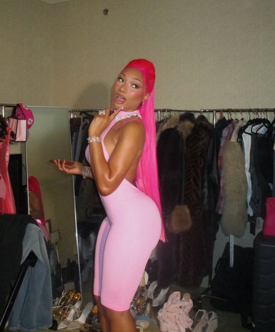 t4ndosaidsomebs's tweet photo. Gorg 💖 ->> #pinkblushremix <<- https://t.co/8GymF7LId4