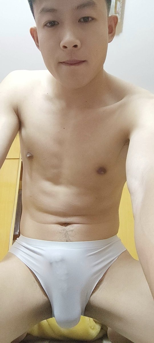 Rttyugf's tweet photo. 骚货直男最新照片 #直男勾引 https://t.co/rk8UiPO67T