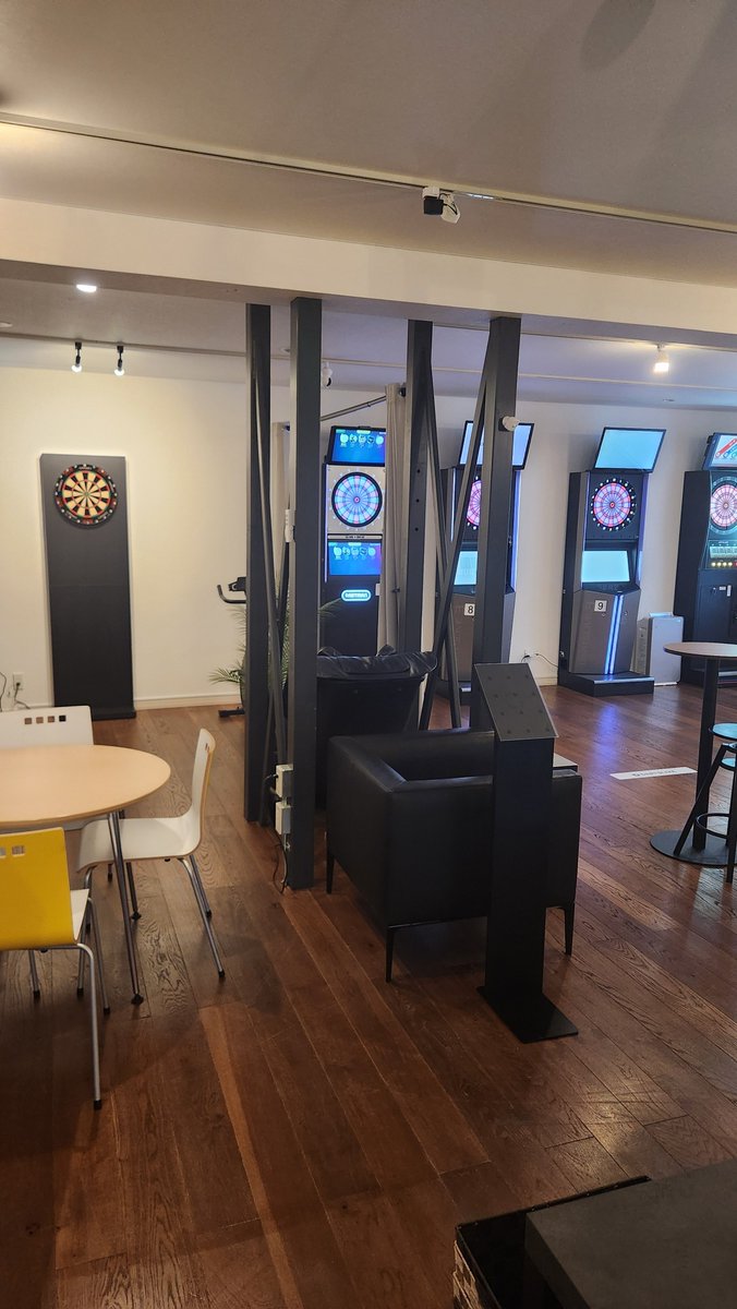 t1reur's tweet photo. 北24条にオープンする
DARTS SPACE S のプレオープン来てみた

めっちゃ広い、スティールも投げれる！ https://t.co/L5lqw9iJMQ