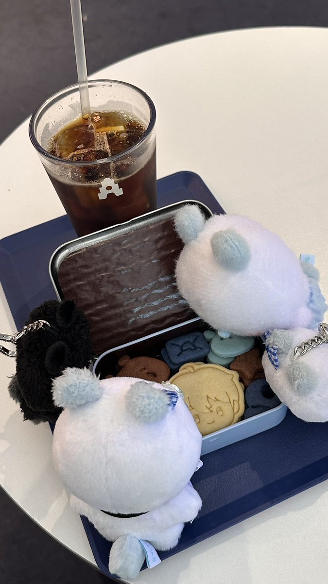 pakchoi1101's tweet photo. 뚱땡이들 와구와구와구🍪 https://t.co/tVZhXGHH7w