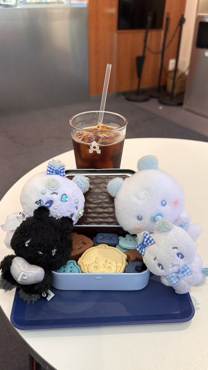 pakchoi1101's tweet photo. 뚱땡이들 와구와구와구🍪 https://t.co/tVZhXGHH7w