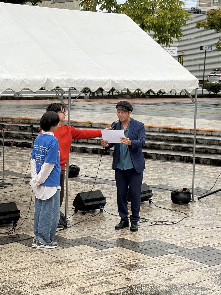 eveaca475's tweet photo. だらずアカペラVol.4 表彰式・閉会式です！
チャレンジ枠最優秀賞は、、、

【風ノ音】さんです🏆✨
おめでとうございます🎉🎉 

#だらずアカペラ  #だらペラ  #アカペラ https://t.co/YlE37msYht