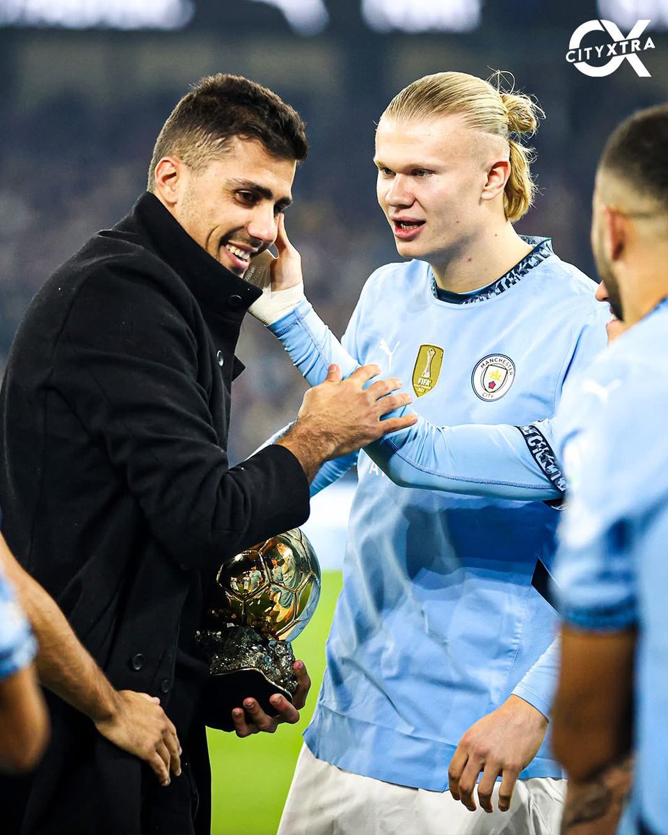 TFRHQ5's tweet photo. 🚨🗣️| Rodri: “An ex-teammate I’d like to see at Barcelona? Definitely Haaland.” https://t.co/i1O6JwW5j2