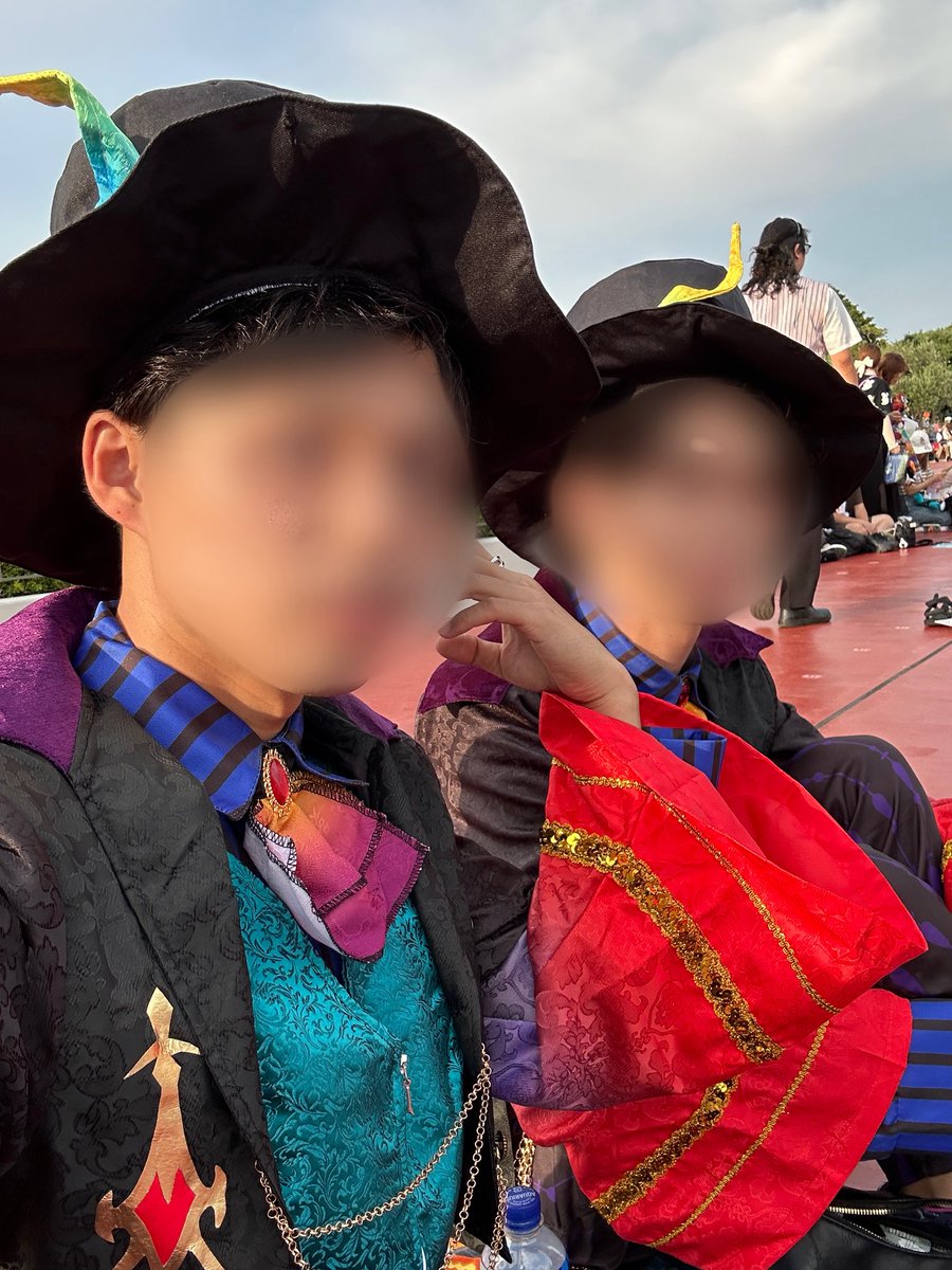 kooo_disney's tweet photo. 昨日は人生初の仮装でffさんたちとインパしてきました🎃🦇
先頭ダンサーに仮装できてとっても嬉しかったです🪄︎︎✨
まだまだ素敵な写真があるので今後も随時載せていこうかなと思ってます☺︎
挨拶してくださった皆さんありがとうございました！！

 #dハロ2026 https://t.co/wMuoz1etrL