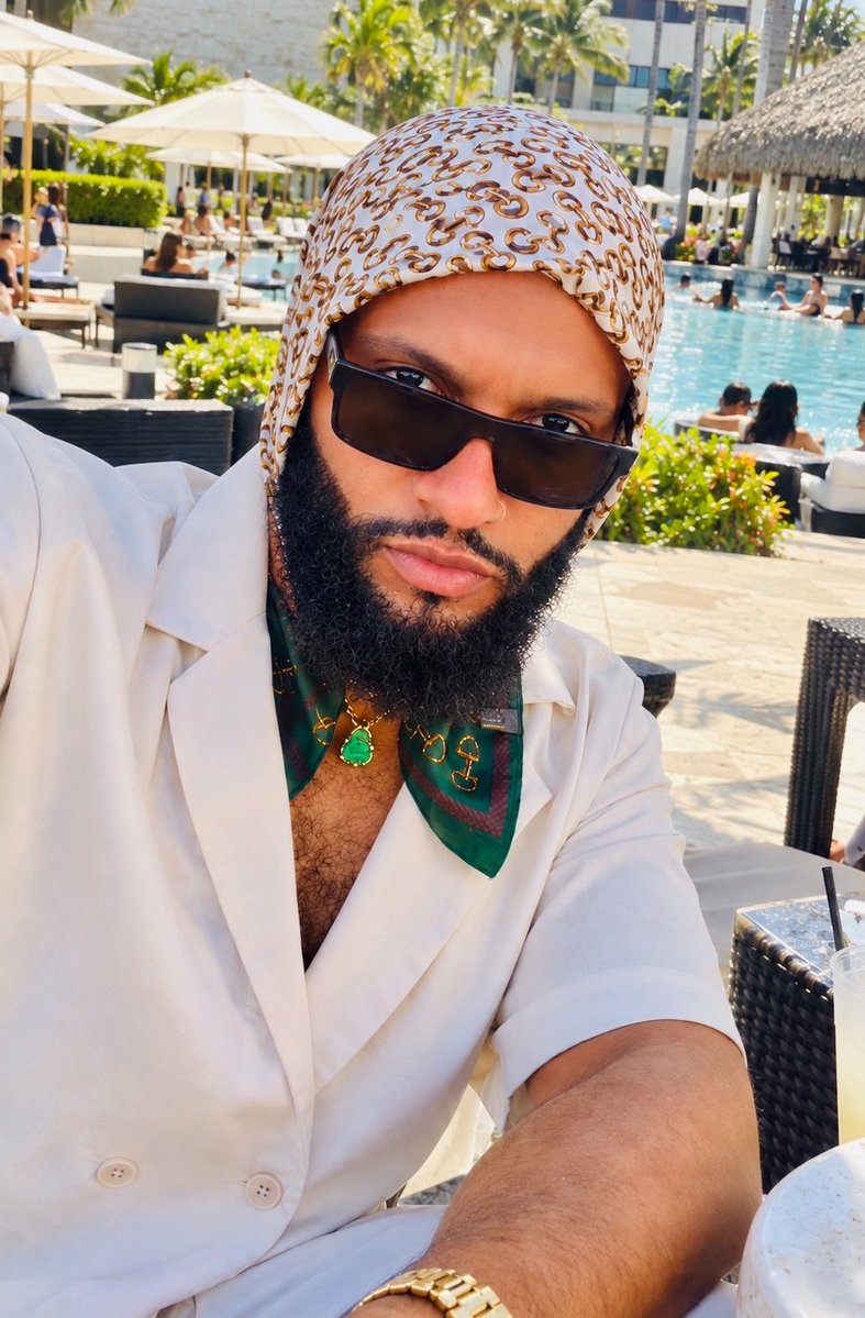 devxsaint's tweet photo. Baby vamos, we’ll fly away https://t.co/mTtyRWGda1