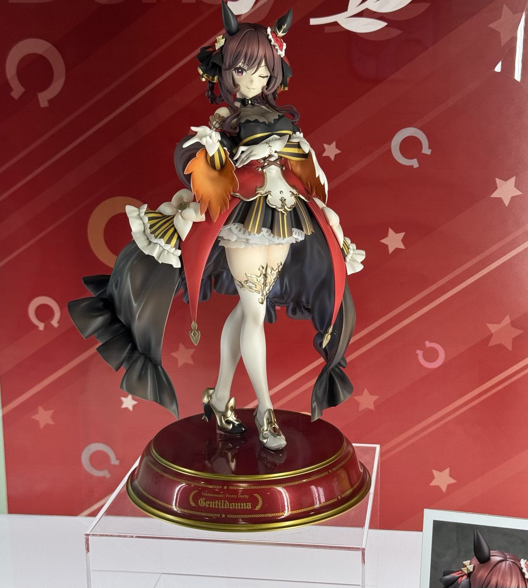 kagikkosan's tweet photo. メガホビEXPO行って新作フィギュア色々見てきた〜。お目当てのイチカ（水着）やジェンティルドンナも見られて良かった https://t.co/LP39MoDK7j