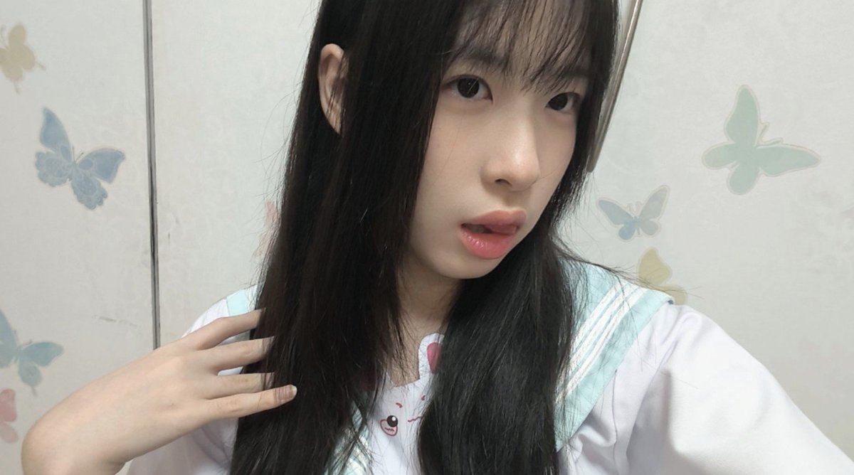 Heidi_JKT48's tweet photo. #otsuyangga buaatt VC bulan iniii !! 🥹🥹🫶🫶 MAKASIH YAAA UDAH MAU VC AMA AKUUU SENENG BGT HARI INI !! i had lots and lots of fun with today's sessions 🥹🥹 next month smoga ketemu lagii yaaa 🤍🤍🤍 SEE YOU ALLL !! https://t.co/GgMYblgtjn