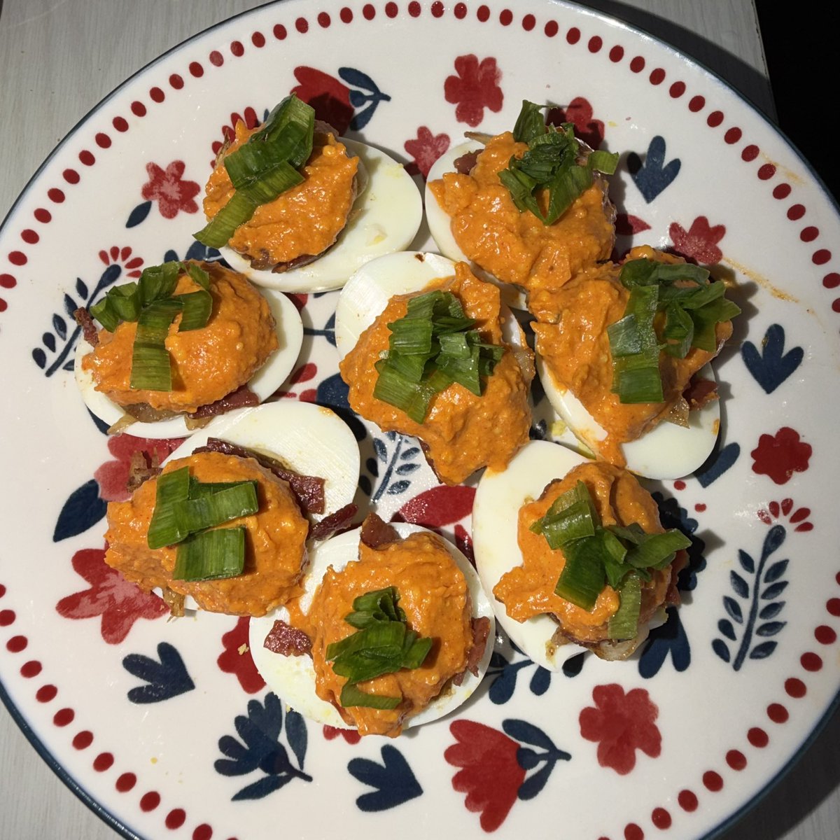 n_noonbit's tweet photo. Today’s activity: recook “Deviled Eggs” recipe from Jay’s “Shh, the Secret Chef” Ep. 1 with Chef Edward Lee 💫

#쉿_비밀의솊 #ShhSecretChefJAY
#ENHYPEN_JAY #제이 #ジェイ @ENHYPEN https://t.co/Q2s06AOH8t