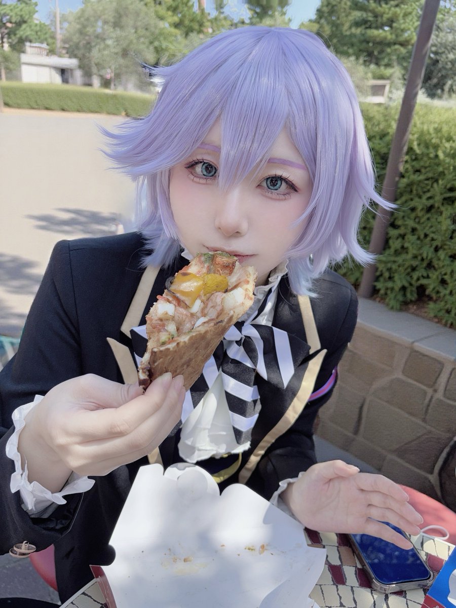 _una_99's tweet photo. “たげうめぇ！“

 #Dハロツイステ
 #Dハロ仮装2026 https://t.co/Yu8fU5WuRW