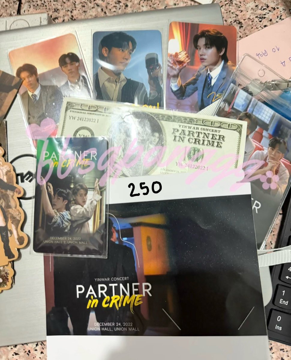 bbsgpanggg's tweet photo. WTB ปล่อย/ขายต่อ

บัตรคอนและของแถมครบ
ราคาตามภาพ ไม่รวมส่งคับ

รับหมด 750 รส
DM kaaa

#PartnerInCrime #ตลาดนัดหมูยอ #��ลาดนัดหยิ่นวอร์ #หยิ่นวอร์
#ปล่อยของสะสมหยิ่นวอร์ https://t.co/bvW8lCqrg9