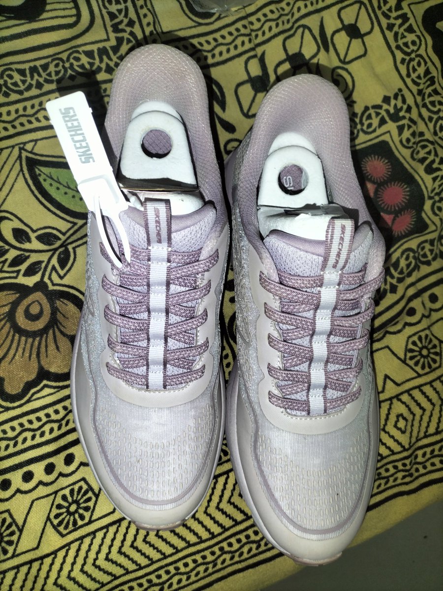 vasna08's tweet photo. @MyNykaa @nykaafashion 
Ordered Nike shoes, received completely different product.

Shared call, email &amp; photos. Company still says “correct product sent”.

Replacement rejected twice. No return, no refund.
Order: NYK-376621706-7832671

Who is responsible? Resolve this now. https://t.co/ESqUEXYv7V