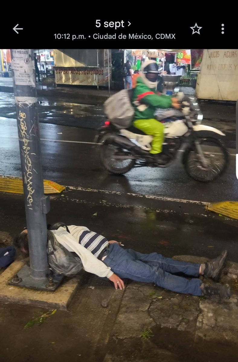 Official_IAGB's tweet photo. Aclaración necesaria: el suceso ocurrió a principios de septiembre. 

Aunque la redacción original buscaba transmitir la urgencia del momento, asumo el error e informo que todos los detalles de ubicación fueron dados en su momento al 911. Pero la exigencia sigue firme: los tiempos de respuesta ante una vida en riesgo deben ser reales e inmediatos.

Sí tardan 15-20 minutos en contestar y no mandan una unidad (rápido), no estás atendiendo una emergencia.
Están abandonándola.

Una vida no puede depender de si al operador del 911 “ya le cuadró la referencia”.

Si un ciudadano hace lo correcto y el Estado no aparece, la negligencia ya no es individual.
Es institucional.