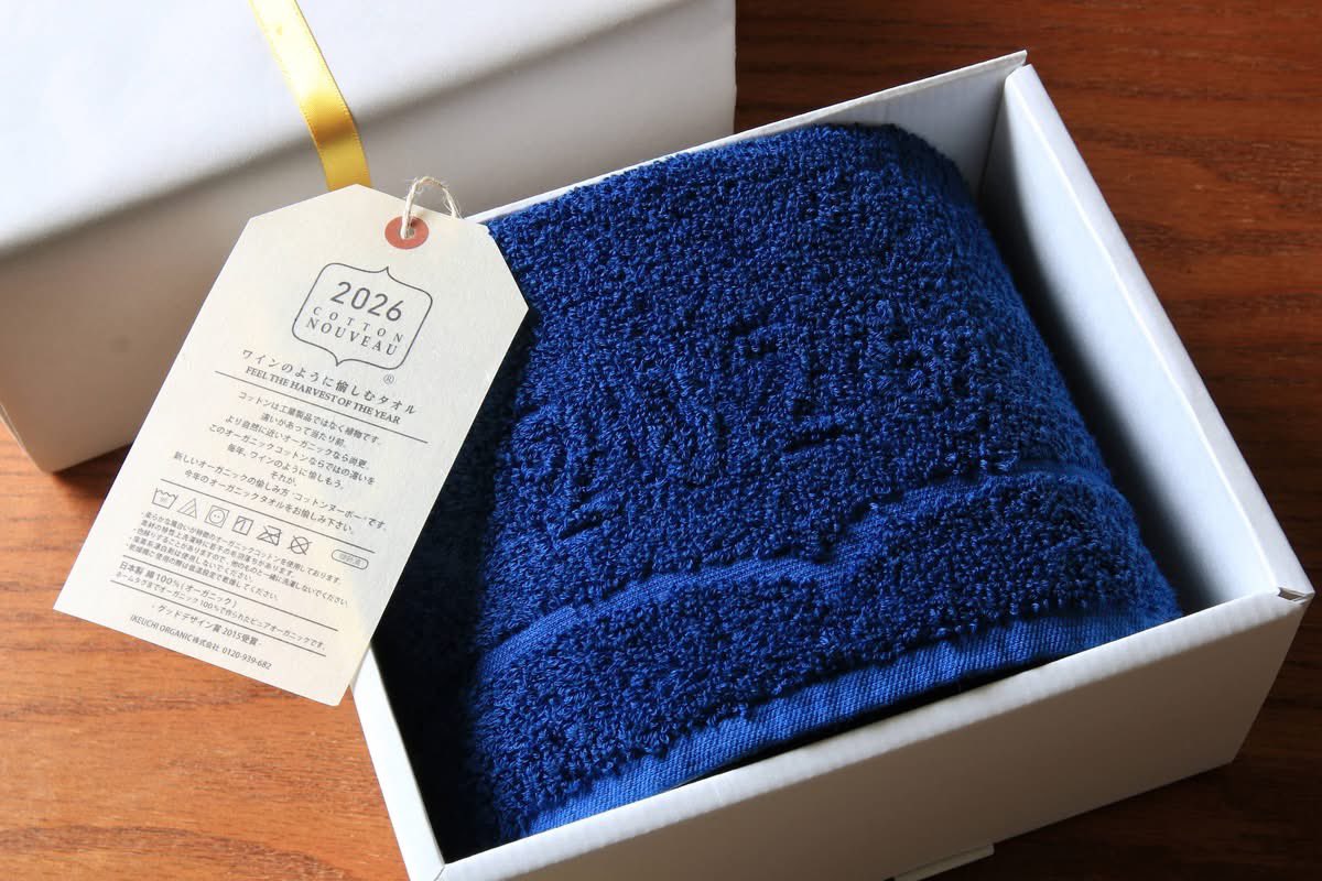 IKEUCHIORGANIC's tweet photo. 【藍染×コットンヌーボー2026】

藍の栽培から染料づくり、藍染まで一貫して行うTHE TERROIRさん。

広島県福山市で育てられた藍で、コットンヌーボー2026のフェイスタオルとガーゼブランケットを染めていただきました。

その年ならではのコットンとその土地ならではの藍のコラボです！

TOKYO STORE https://t.co/s7lFOlHNIa