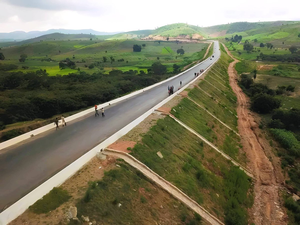 NaijaAesthetics's tweet photo. 📍The newly constructed Apo-Karshi road in Abuja. https://t.co/WANleBQhzT