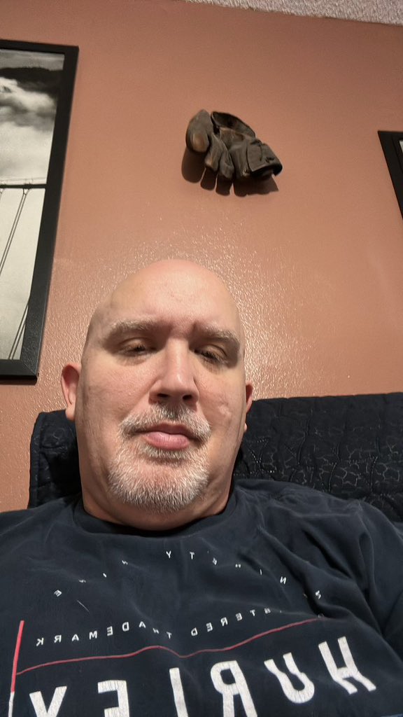 Kevin77289's tweet photo. Hello https://t.co/212rjaM3fh
