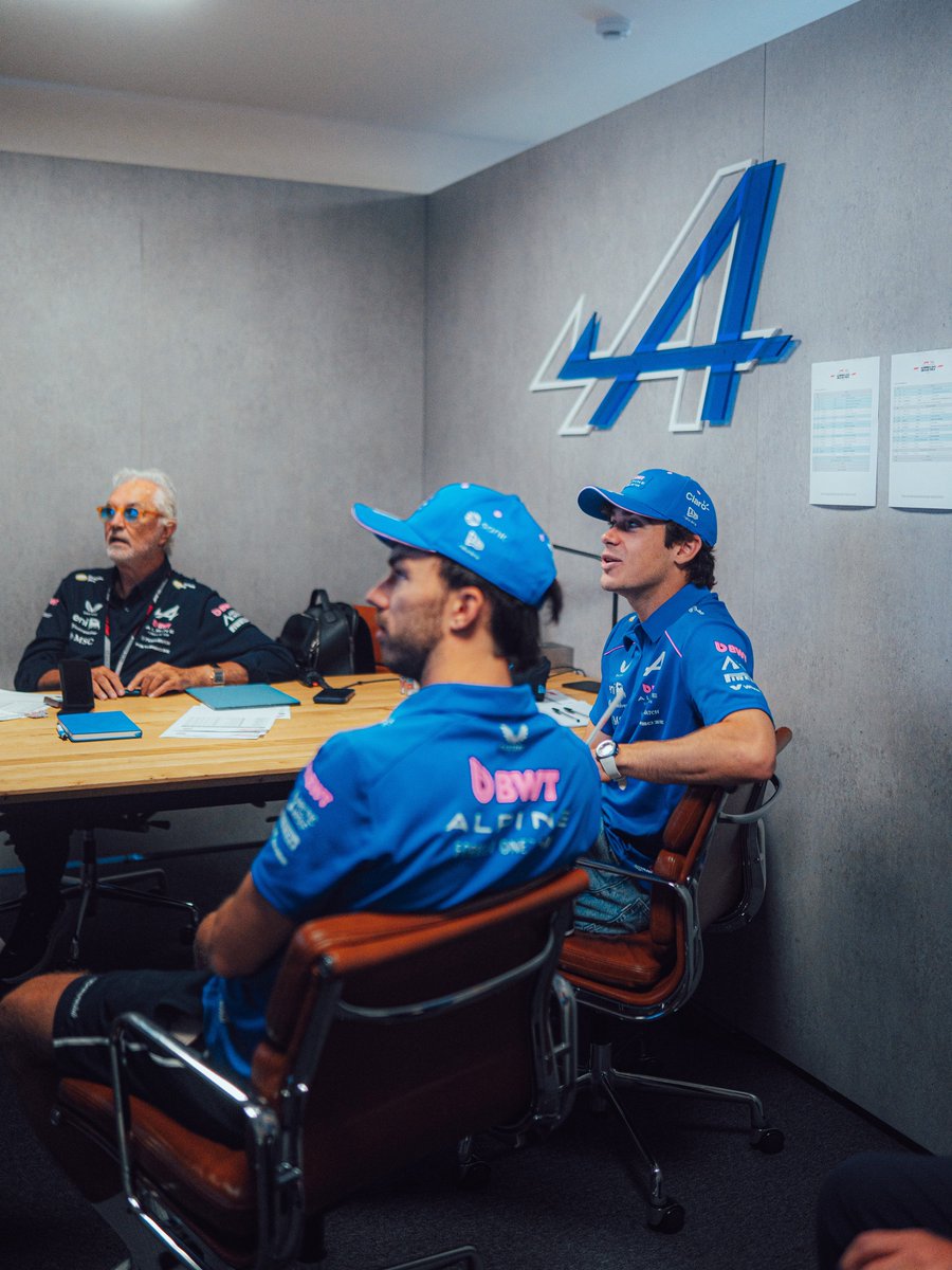 AlpineF1Team's tweet photo. Morning chats 🗣️ https://t.co/G8PGJEYNcq