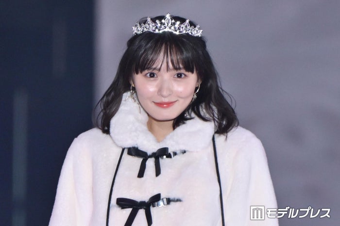 modelpress's tweet photo. 【♥️Rakuten GirlsAward 2026 A/W🍰🍭】

乃木坂46遠藤さくら、美脚際立つミニスカ×ブーツ姿 ティアラ身につけた甘めコーデに「リアルプリンセス」と反響👑
https://t.co/DoeRURReYn

#ガルアワ2026AW https://t.co/YBgDQ79dQR