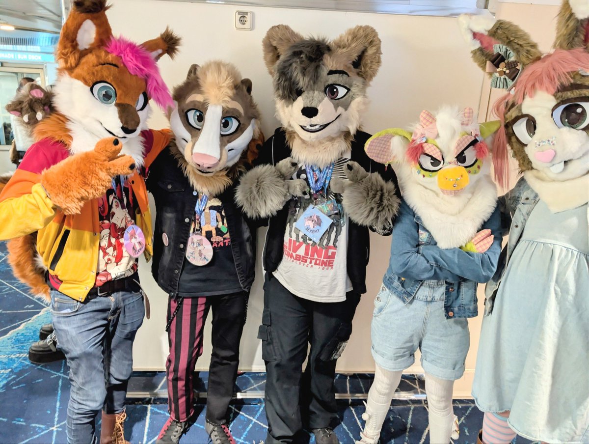 critterweasel's tweet photo. Me and my dear frens on #furfloat ! From left to right: Tetchy, Jasse/Bailey, Jeremy, me and my partner! 💖 https://t.co/zQafLzuGdd