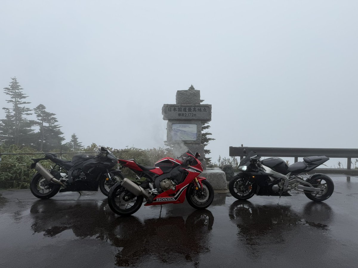 UVA_viv's tweet photo. 命の危機を感じました。
#CBR1000RRR #r1 #CBR1000RR https://t.co/WWtgQGArbM