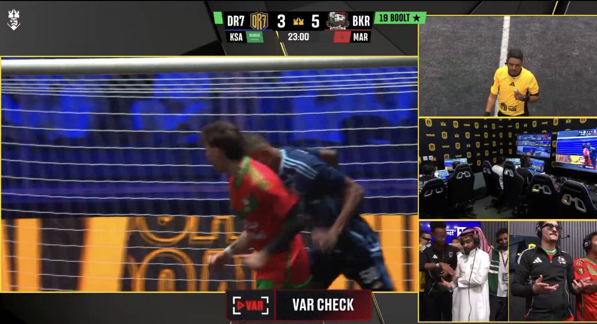 AtKoraMaroc's tweet photo. 🚨What happened yesterday in the match between Bakhira FC and DR7 was a shameful look for the Kings League and risks seriously damaging its credibility.

Despite VAR being available, several controversial decisions appeared to favor the local team. One of the most shocking moments saw a Saudi player seemingly headbutt a Moroccan player yet no card was shown.

If Bakhira FC feels it cannot compete under fair and equal conditions, withdrawing from the competition should be on the table. 🇲🇦⚽