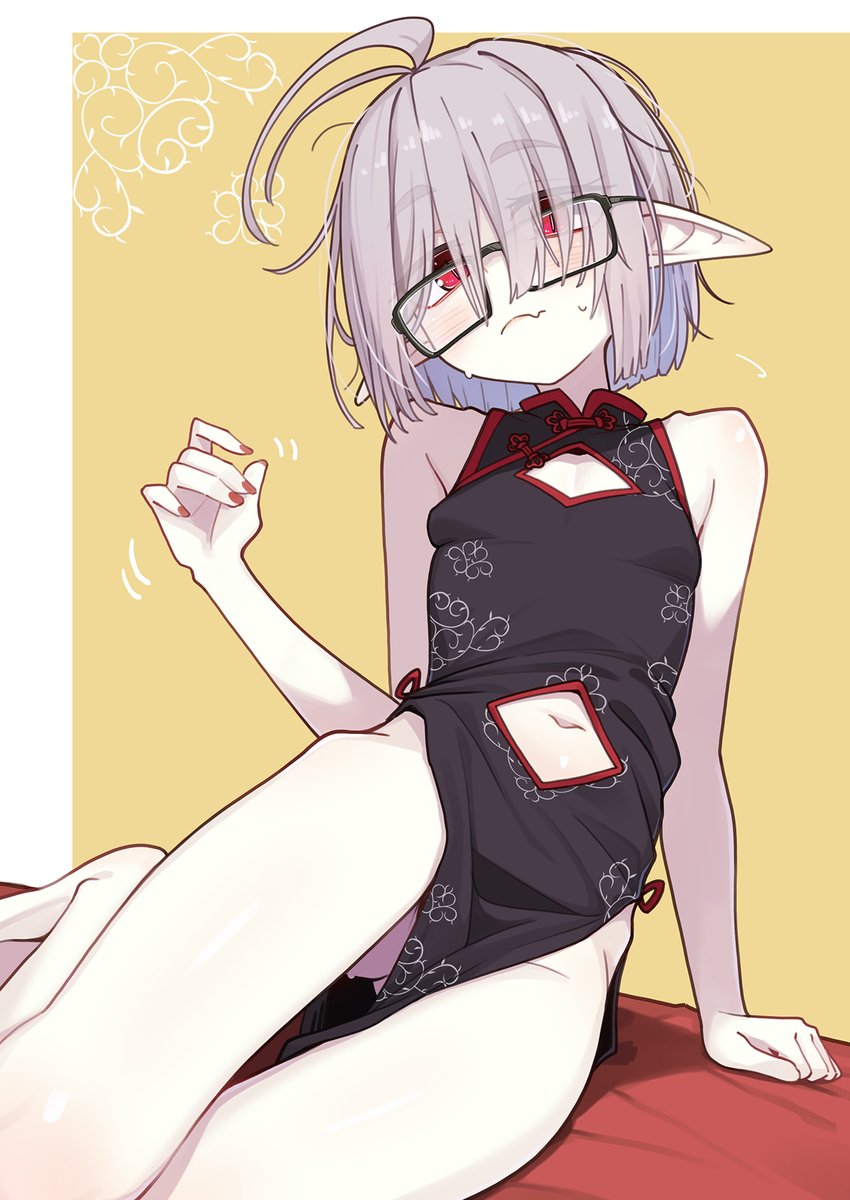 ogami2160's tweet photo. チーパオまた着せられてるレティ様だよ https://t.co/5N2HgyYmh1