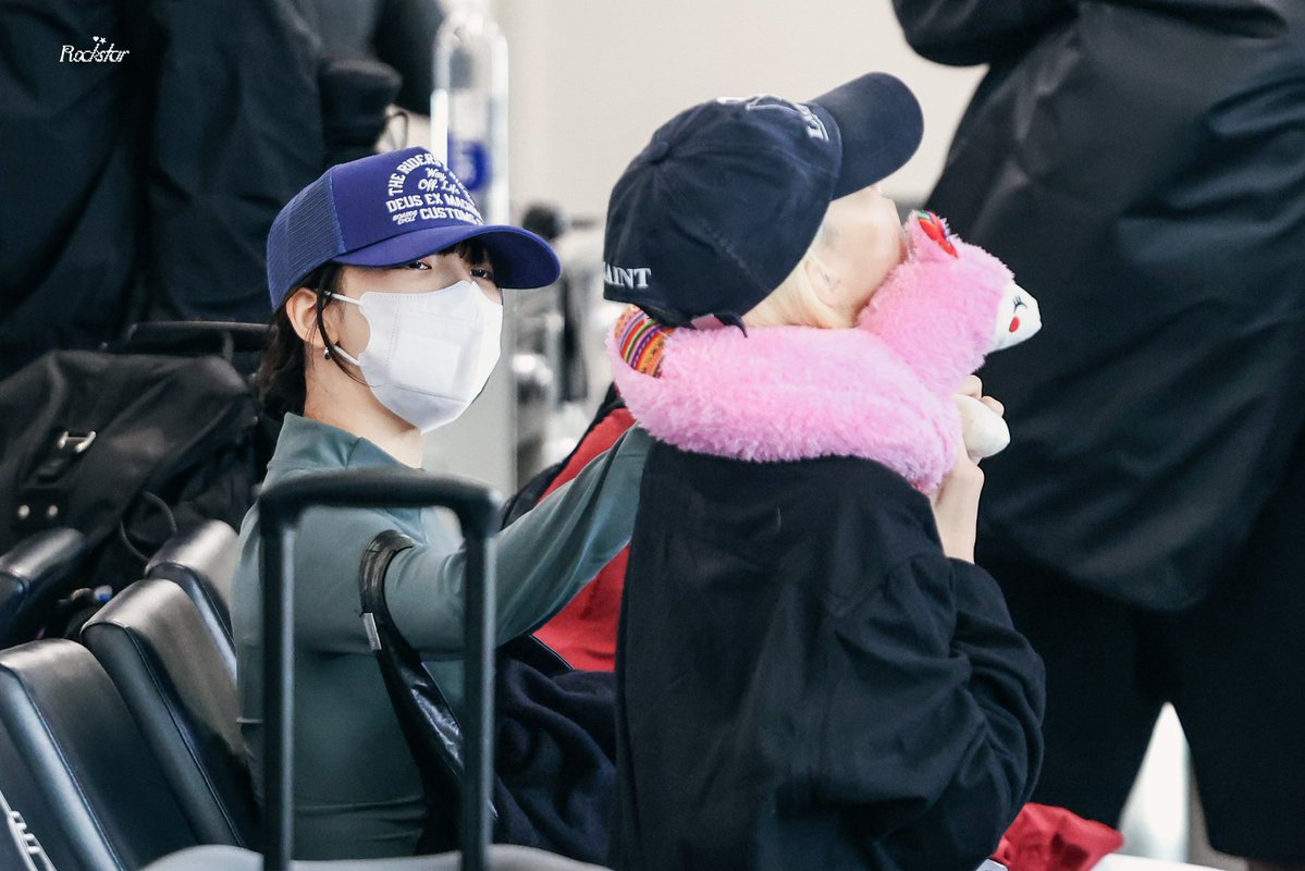 rockstar41101's tweet photo. 260925 ATL

#KARINA #WINTER 
#지민정 #JiminJeong 
#에스파 #aespa https://t.co/EfGN7Zy81j