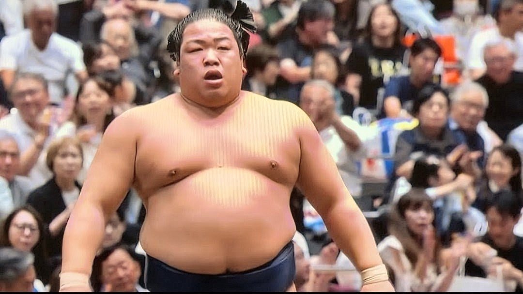 hiradoumi_jp's tweet photo. 大相撲九月場所【十四日目】☆ 8-6
(((o(*ﾟ▽ﾟ*)o))) ﾖｯｼｬｰｱｱｱ!!!! 勝ち越したｱｱｱ!! 動き止めず内容もｲｲ!! 祝!!
#4場所ぶり待ってたよ〜 https://t.co/4ejniLzkOF