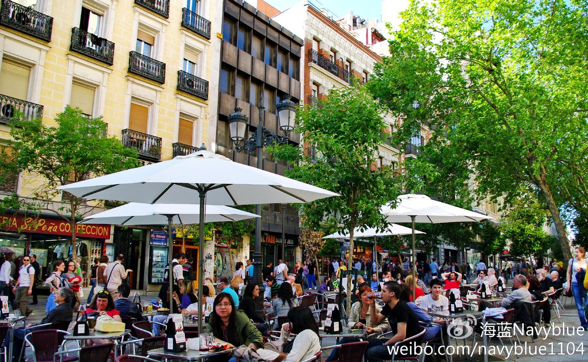 ValeneSwanmc3's tweet photo. Just a quick snap of a sun-dappled old café patio in Madrid – the kind of quiet corner where time slows down between pastries and coffee. https://t.co/4k8bjdmqr3