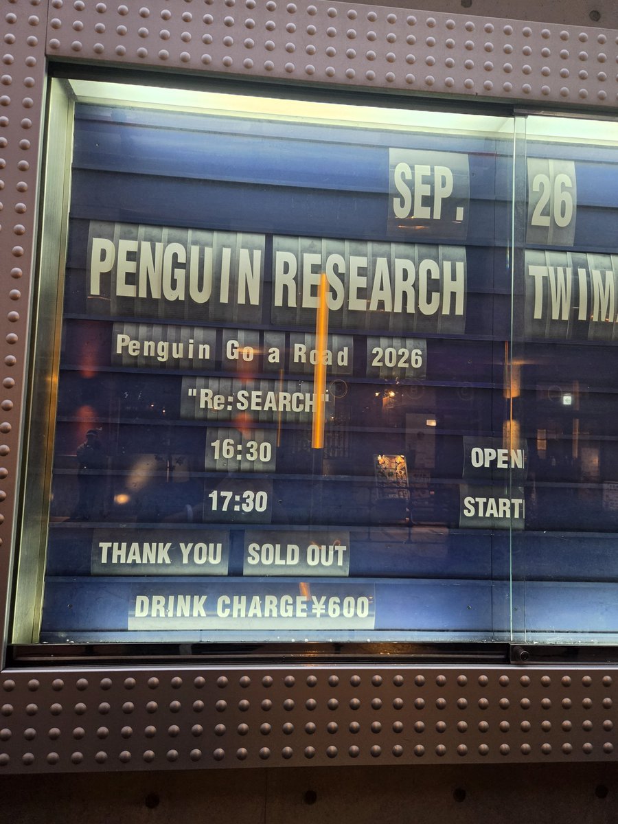 Benjamin_as828's tweet photo. 当日券あったからずっと気になって行ってみたかったPENGUIN RESEARCHのワンマン来た https://t.co/b5JvoqdCKp
