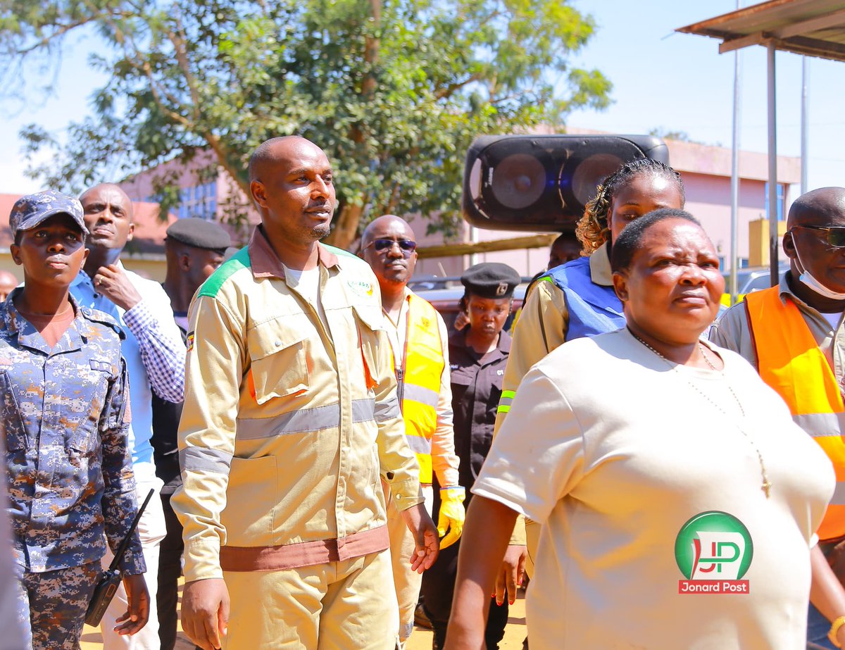 JonardPost's tweet photo. Hon. Eng. Jonard Asiimwe Akiiki, Minister for Science, Technology and Innovation – Office of the President, joined Rt. Hon. Prime Minister Robinah Nabbanja and other leaders in Hoima City for the National Cleaning Day exercise.

The initiative, held on the last Saturday of every month, calls upon Ugandans to take collective responsibility for keeping our communities clean, healthy and safe. 

A Clean Uganda is Everybody’s Responsibility.