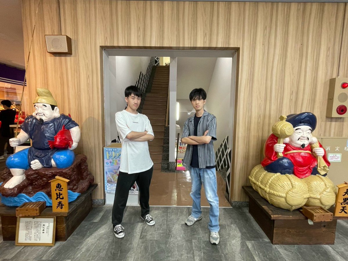 HOS_battle2026's tweet photo. 【🔮ゲスト紹介🔮】

①マロック（名古屋大学落語研究会）
②望月、縁山　4年　
③3階に行くなら俺を、1階に行くならこいつを倒してくれ

取り置きはこちらから↓
https://t.co/xayNGFOJ3q https://t.co/AV75zJ3Paa