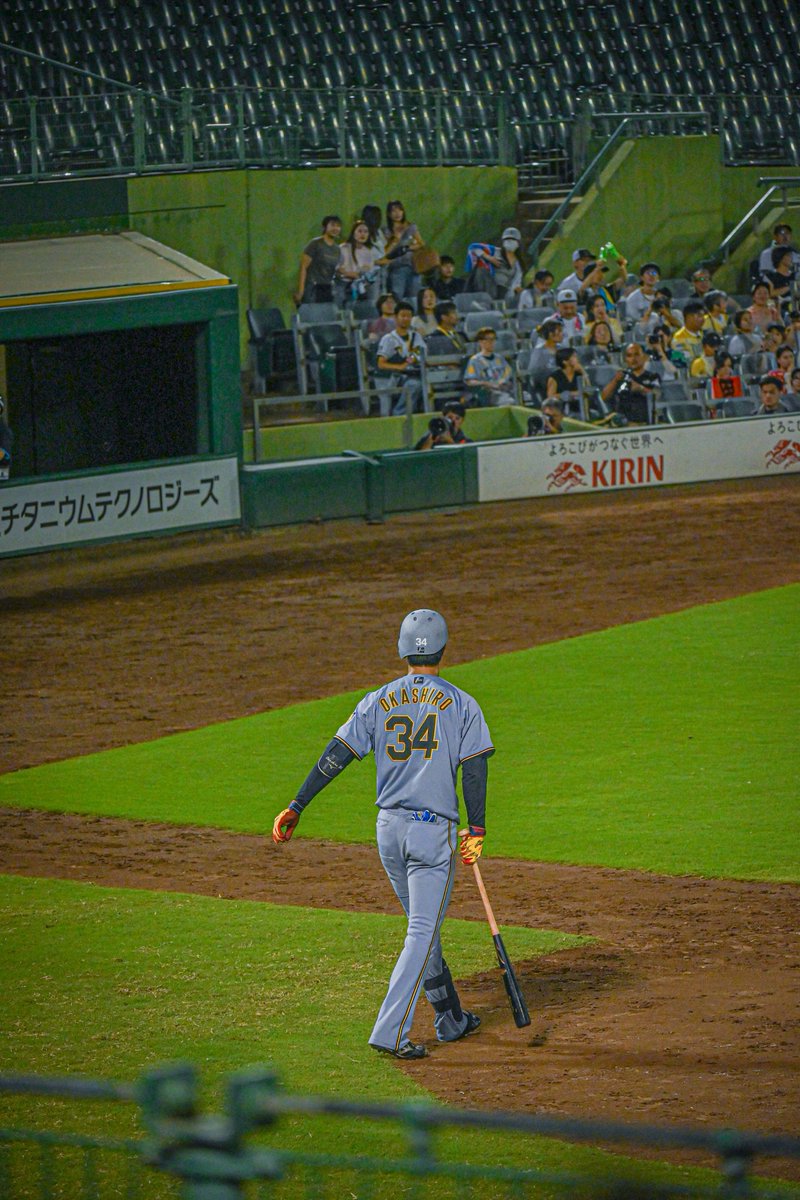 oyoyoman37's tweet photo. #岡城快生 選手
#ほっともっとフィールド神戸 https://t.co/Z29e31Zrpt