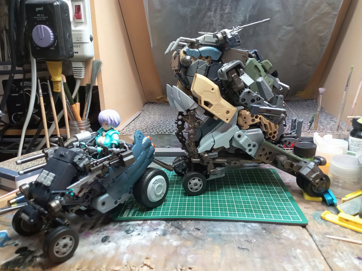 S_Onouchi's tweet photo. ロボット「マーク7」用キャリア①
バルクアーム・グランツの脚部を着座台にしてグランツ膝部分が良い感じに車両への固定パーツぽくなりました
キャリア個別画像は続きで
#ヘキサギア
#メガミデバイス
#30MS https://t.co/Doc61Mgok5