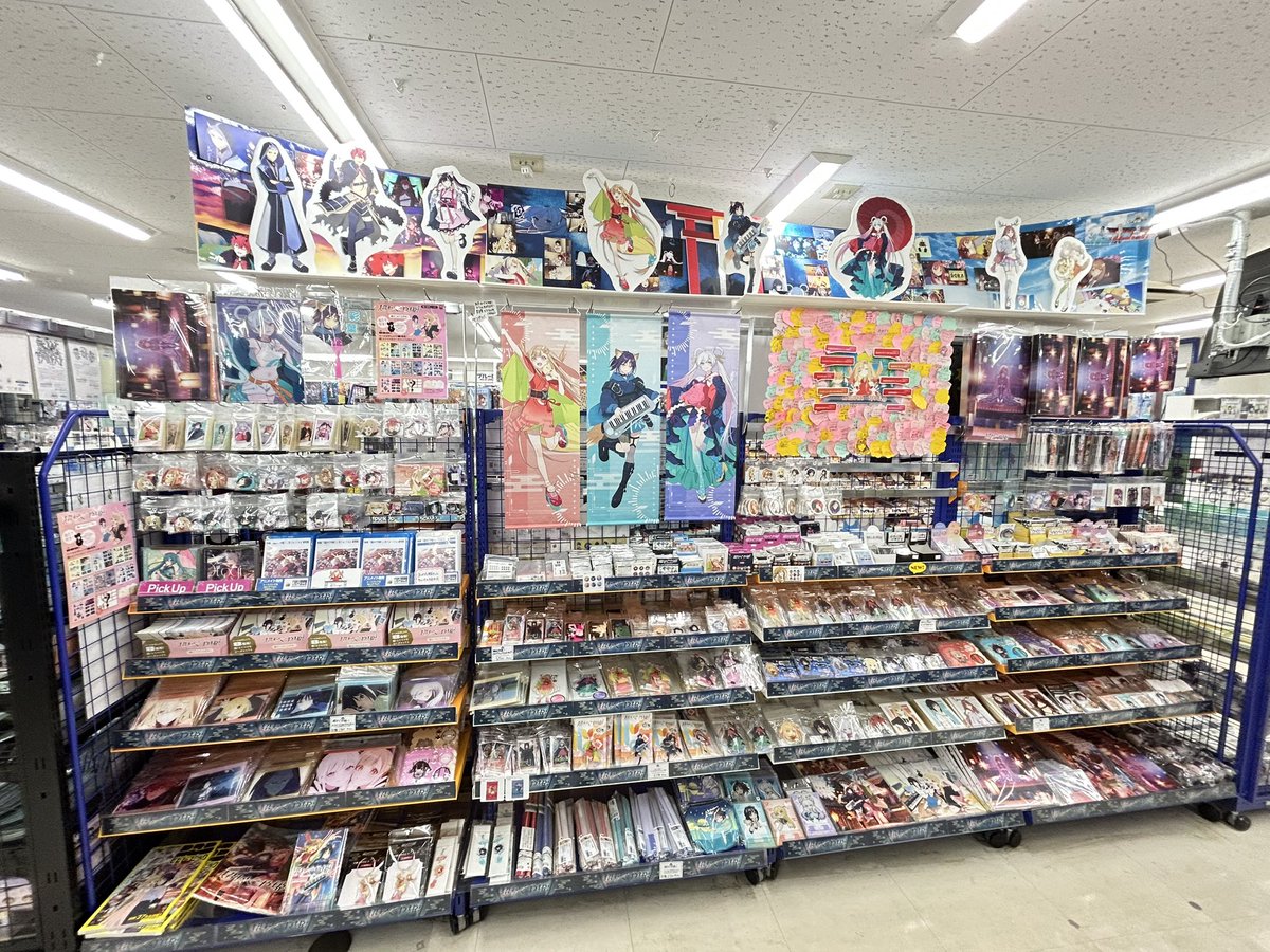 SasaFune2357's tweet photo. アニメイト立川、すごい https://t.co/YA5ZTcP1No