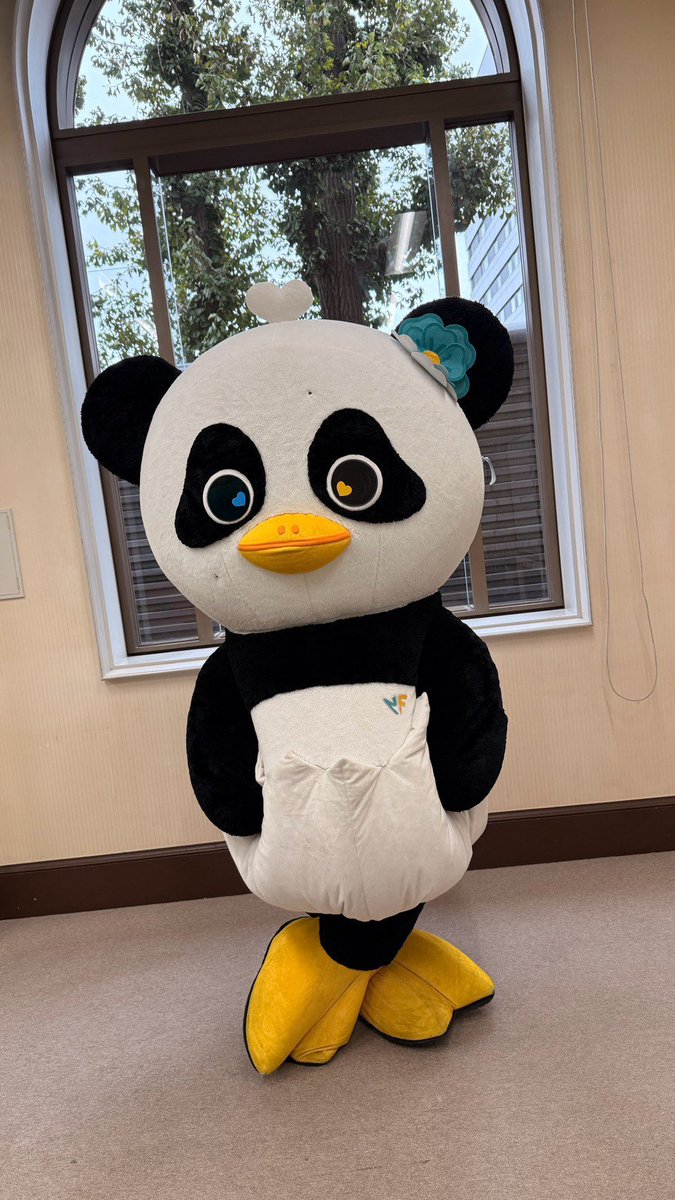 lunar_GMMTV's tweet photo. みんなに会えて嬉しかったって！、たくさん来てくれてありがとうううう～

ดีใจที่ได้เจอทุกคล ได้เจอเพื่อลใหม่เพียบ 
ขอบคุลที่น้องตาน้องยายที่มาหากัลนะจ๊ะห์ อะ ะะะะ　

#LUNAR
#ご当地キャラカーニバル
#GMMTV https://t.co/ToOcH75P4d