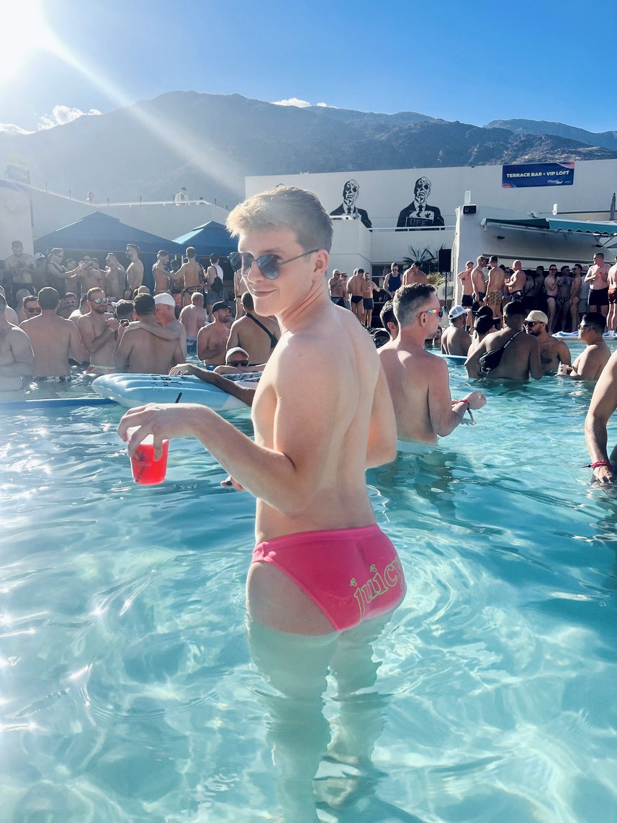 Bryton_Tyler's tweet photo. palm springs pride i miss you 😭💕 #palmsprings #pride #palmspringspride https://t.co/HLAcQ55uTx