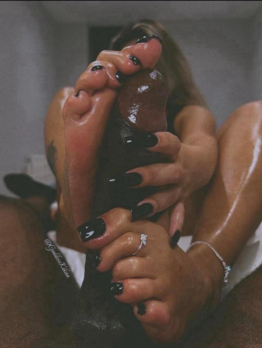 HotwifeCuckold1's tweet photo. This is how you thank a cuck for paying for your mani pedi🫶🏽🫶🏽🫶🏽🫶🏽 https://t.co/ItjPfscqu5