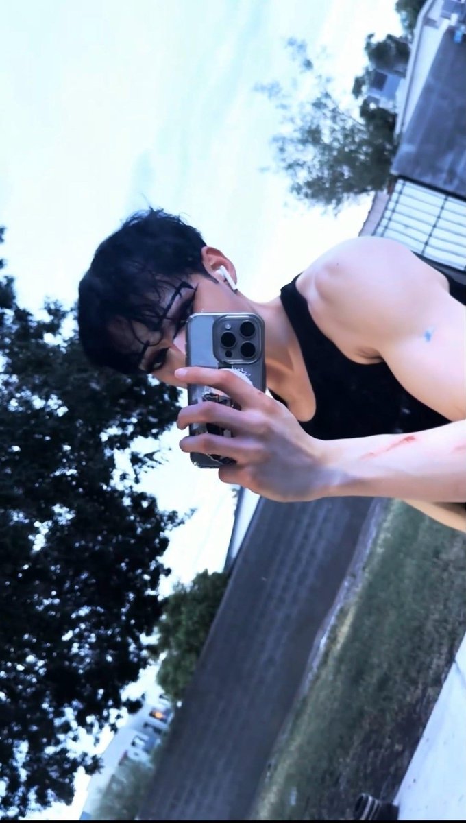 prettyboyvamps's tweet photo. Hey sexy 🔥
#az #Phoenix #gay #mlm #latino #twink #teen #prettyboy #cuteboy #slim #smooth #smoothbutt #hmu #dtf #sexy #gaysub #bottom #verse #goth #gothic #Altboy #vampire #selfie #Fitboy https://t.co/ZuUG2S4mr0