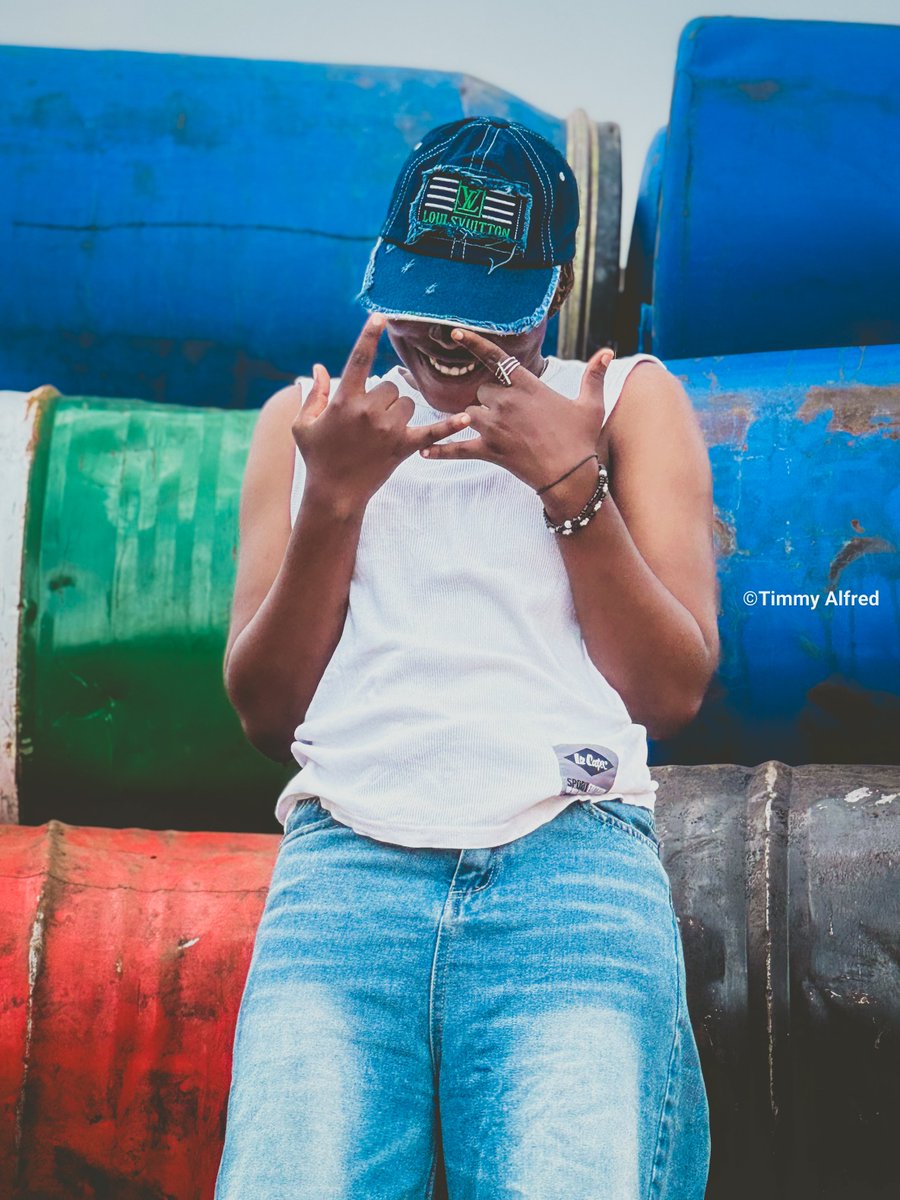 Alfred_Timmy01's tweet photo. Tayo'26 🌴✨(#mobilephotography) 

📸 Photographed by Me  
Visual Storyteller | Photographer

#timmyalfred #mobilephotography #VisualStorytelling #potraitphotography #explore https://t.co/Eg61uerxJ8