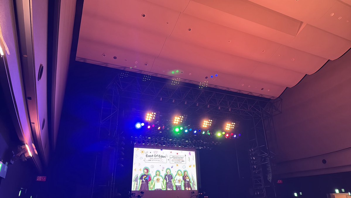 MsnOutdoorha's tweet photo. ここアイドル現場じゃないよね？ https://t.co/3x2QIQBSMl
