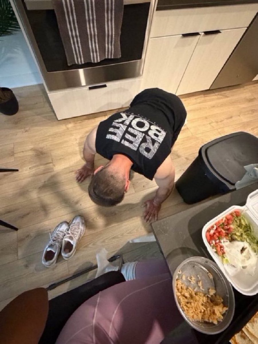 OCRugCo's tweet photo. My pet just brought me one of my favorite dishes. He's been down there for 30 minutes already. Should I let him eat too or let him starve? 🤔

#findom #redhead #nsfwtwt #humanATM #Sph #joi #cbt #sissy #tpe #Femdom #blackmail  #forced #bi #kidslox #techdom #parentalcontrol https://t.co/vCt07kHHfq