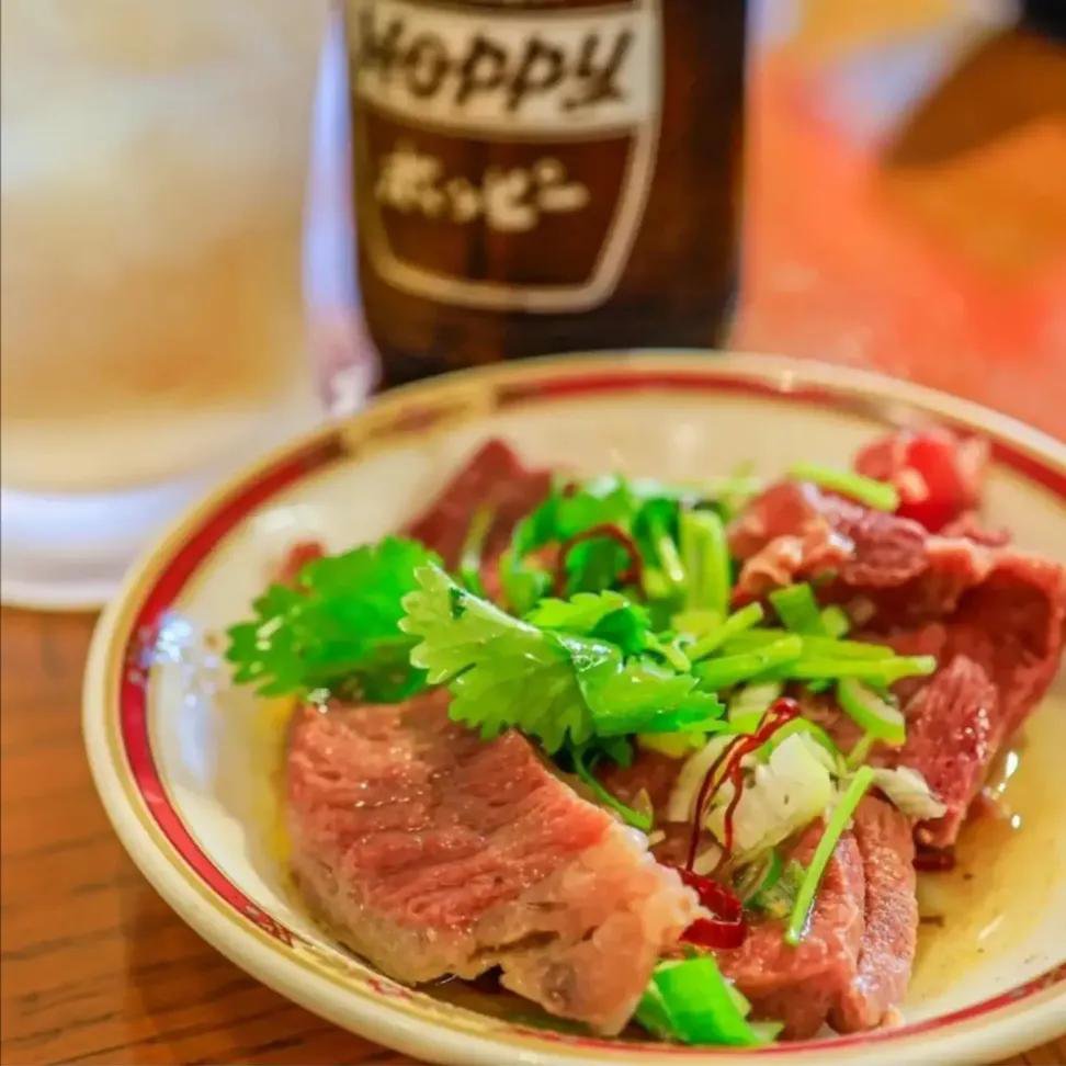 QMenkan37354's tweet photo. 牛肉小皿

牛肉麺にもっと牛肉を追加したい際や、ビールのつまみに牛肉がほしい際に、牛肉小皿、いかが��しょう！？

🚩阿Q麺館／あきゅうめんかん
東京都江東区東砂7-10-12
※東西線南砂町駅から徒歩約11分
TEL 080-4341-0066
営業時間
ランチ11:30-14:00　
ディナー17:30-21:00
月火水定休

#阿q麺館 https://t.co/0GLVVKoZo6