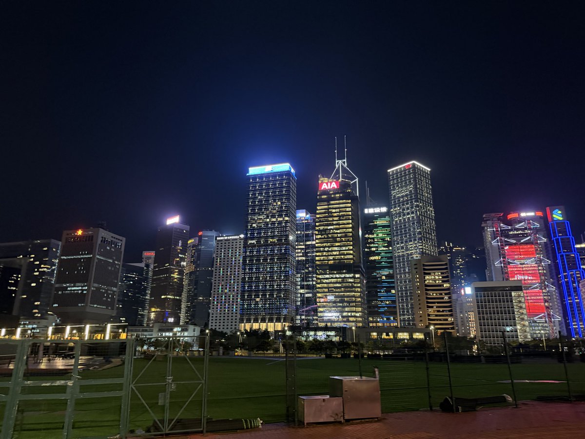 si_666_tan's tweet photo. 🇭🇰から帰ってきた　
チャンギ着いてホッとする自分に気づいてなんかブルー。 https://t.co/kSzmpjwWFf