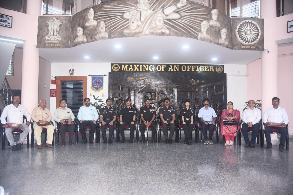 ssnalanda's tweet photo. Maj Gen Jitendra Singh, VSM, GOC Bihar &amp; Jharkhand Sub Area &amp; Chairman, LBA, visited Sainik School Nalanda on 23 Sep and chaired the 26th LBA Meeting, reviewing the school’s progress and inspiring cadets towards excellence, leadership and career in Armed Forces. https://t.co/r2igN8cdSe