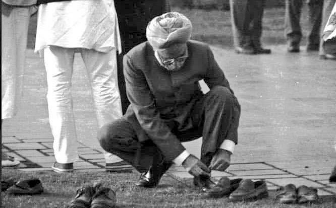 DeepakM86202507's tweet photo. देश के किसानों का 72000 करोड़ रूपये का क़र्ज़ माफ करने वाले डॉ मनमोहन सिंह थे। 

 सिंह साहब अमर रहे। 🙏😌🌹 https://t.co/2J5v9SH5HR