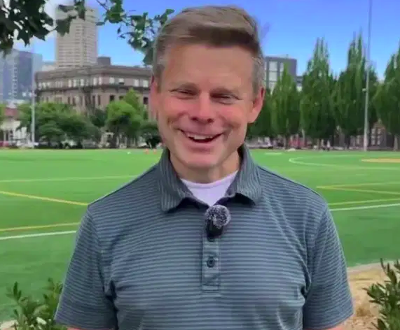 PNWConservative's tweet photo. This Senator Jamie Pedersen. He spearheaded the passage of the unconstitutional income tax. 

He says your income is not "yours" until the it has gone through the government. 

Incredible. 

Vote YES on I-645 https://t.co/iTtNok84vS